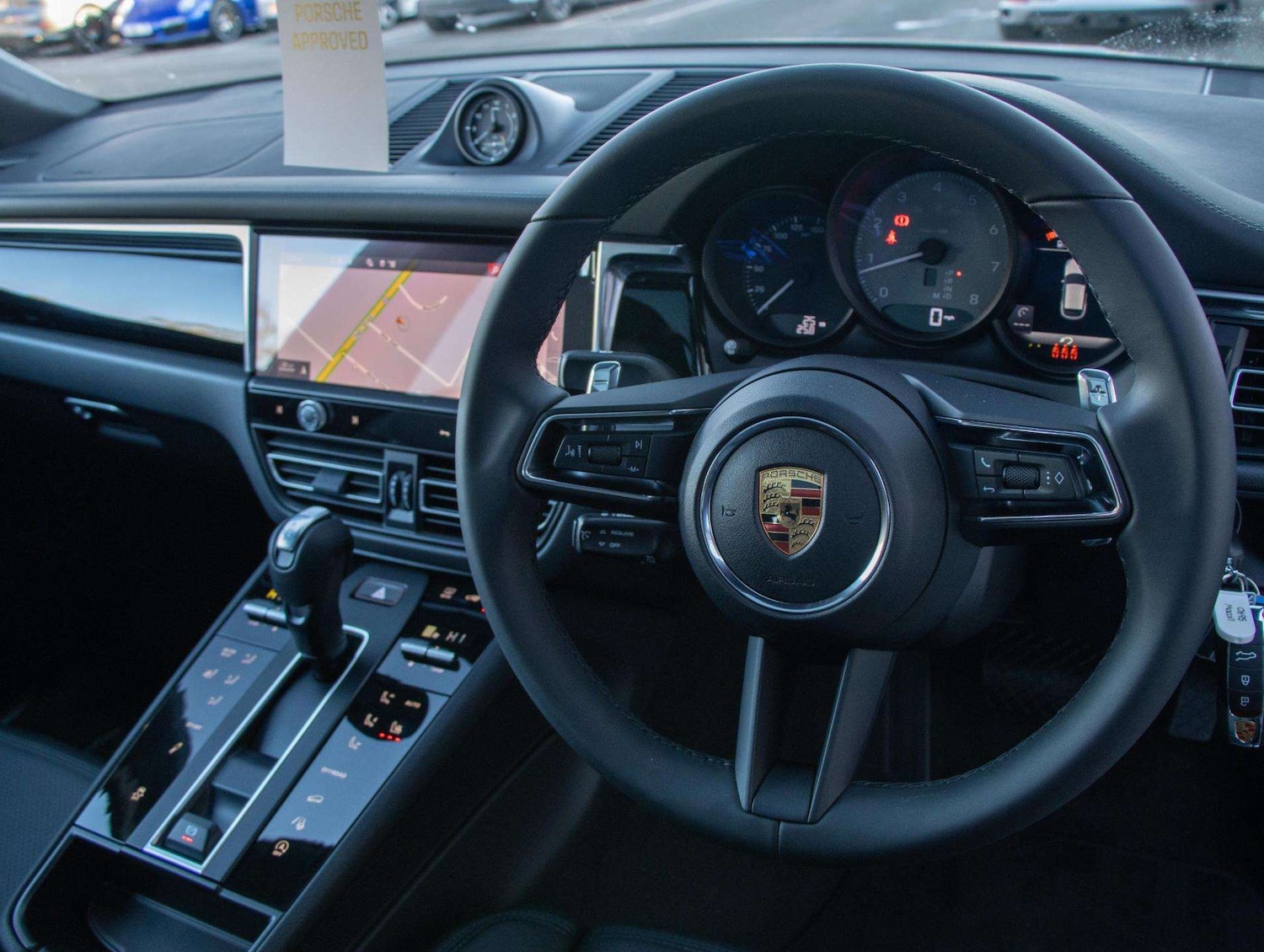 Used Porsche Macan 2025 for sale - 77158557: Photo 9