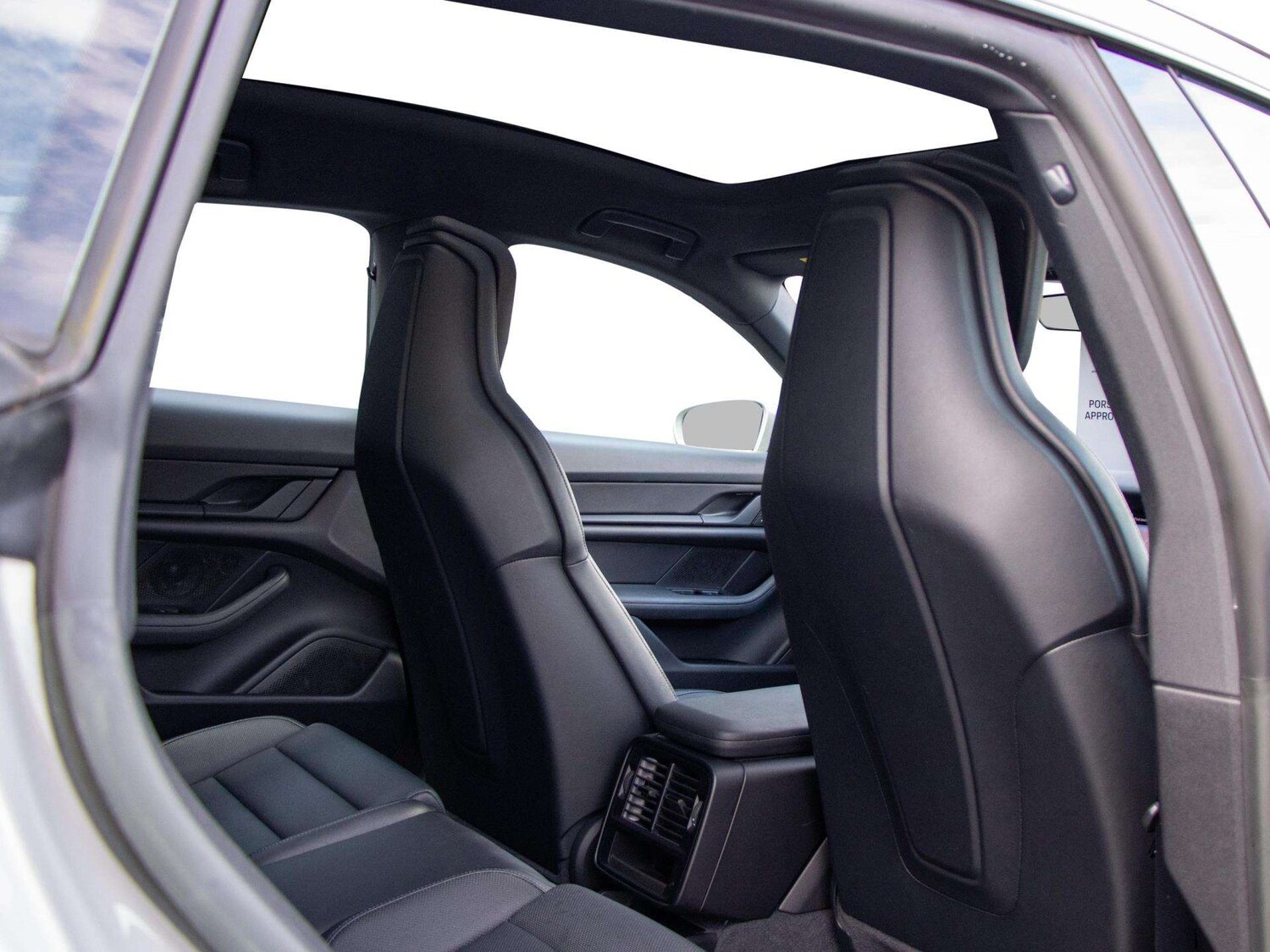 Used Porsche Taycan 2022 for sale - 77686461: Photo 26