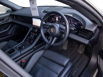 Used Porsche Taycan 2022 for sale - 77686461: Photo