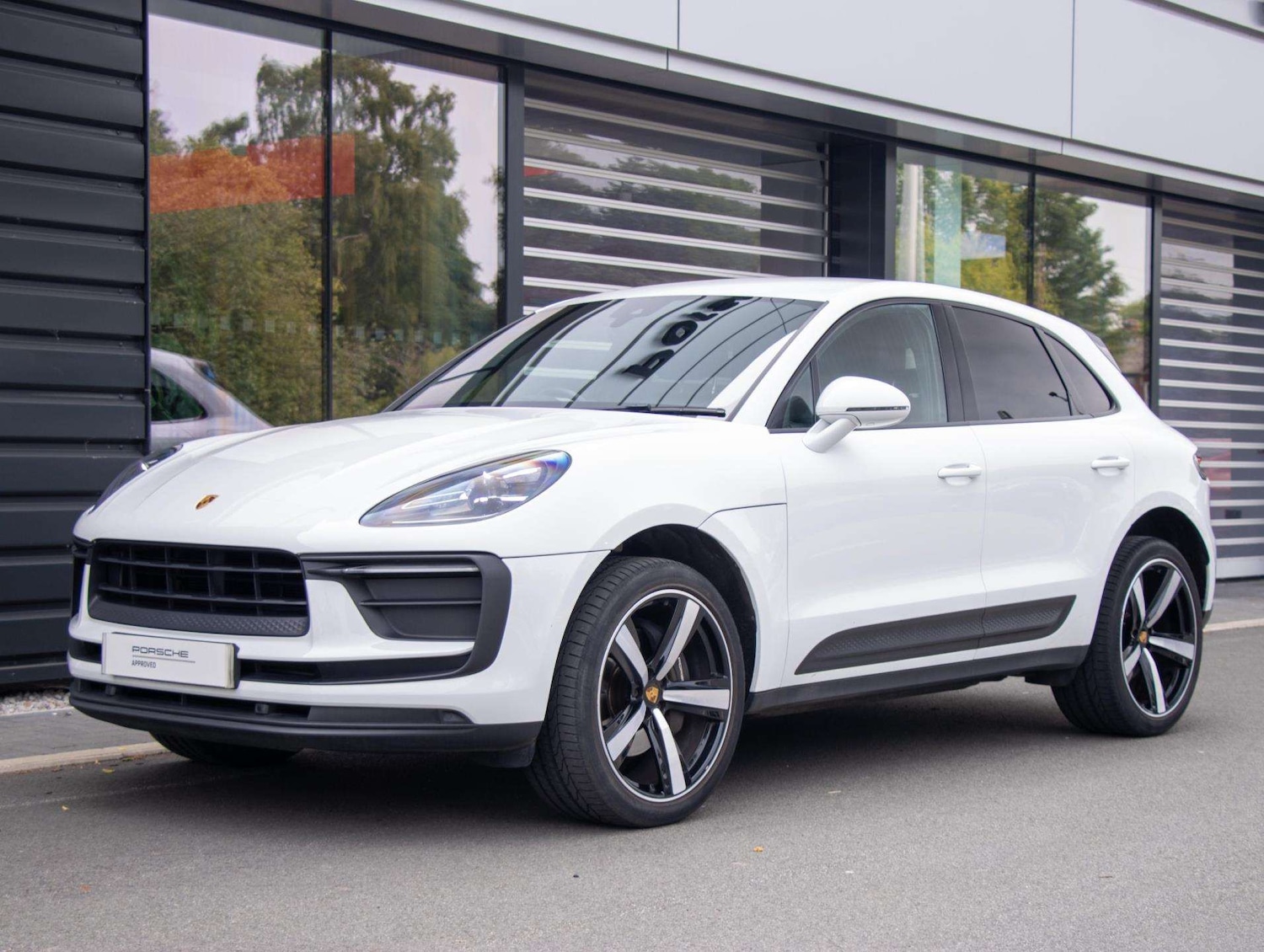 Used Porsche Macan 2021 for sale - 76774245: Photo 17