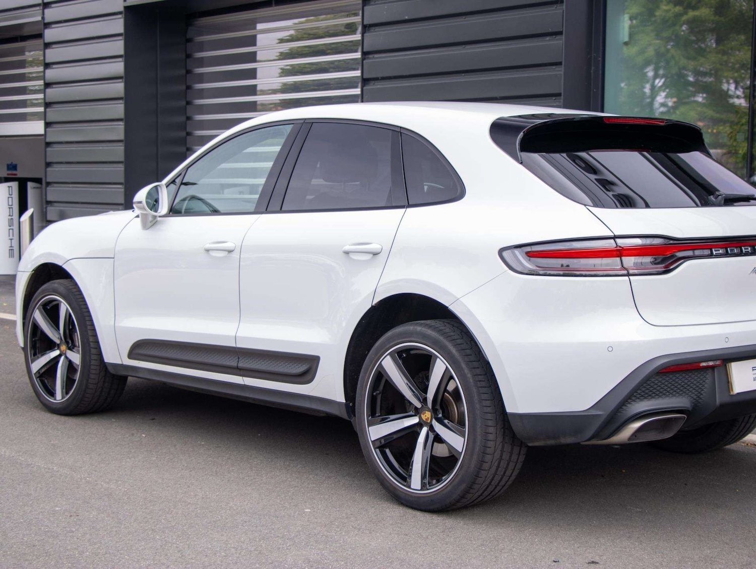 Used Porsche Macan 2021 for sale - 76774245: Photo 22