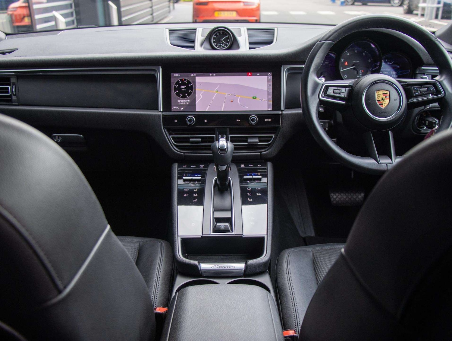 Used Porsche Macan 2021 for sale - 76774245: Photo 27