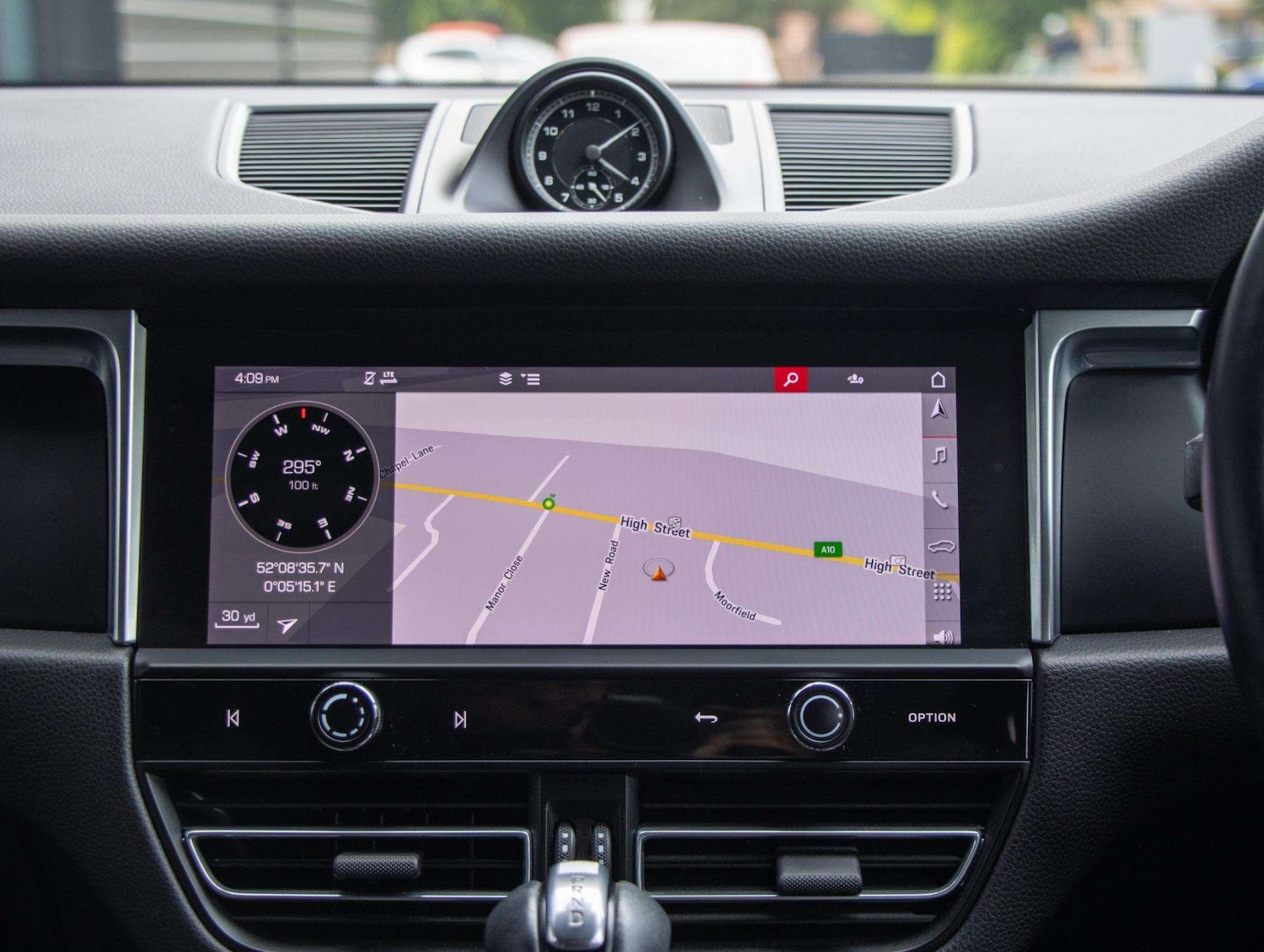 Used Porsche Macan 2021 for sale - 76774245: Photo 28