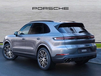 Used Porsche Cayenne 2025 for sale - 75025556: Photo