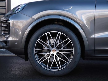 Used Porsche Cayenne 2025 for sale - 75025556: Photo