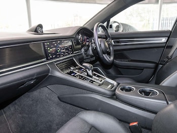 Used Porsche Panamera 2023 for sale - 77540759: Photo