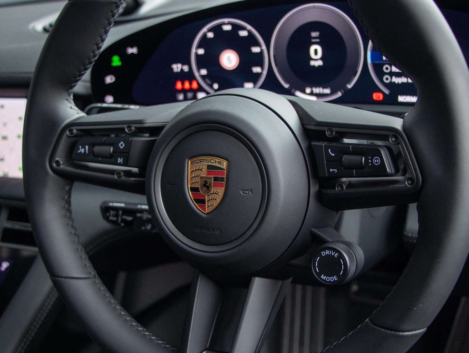 Used Porsche Taycan 2025 for sale - 76286308: Photo 13