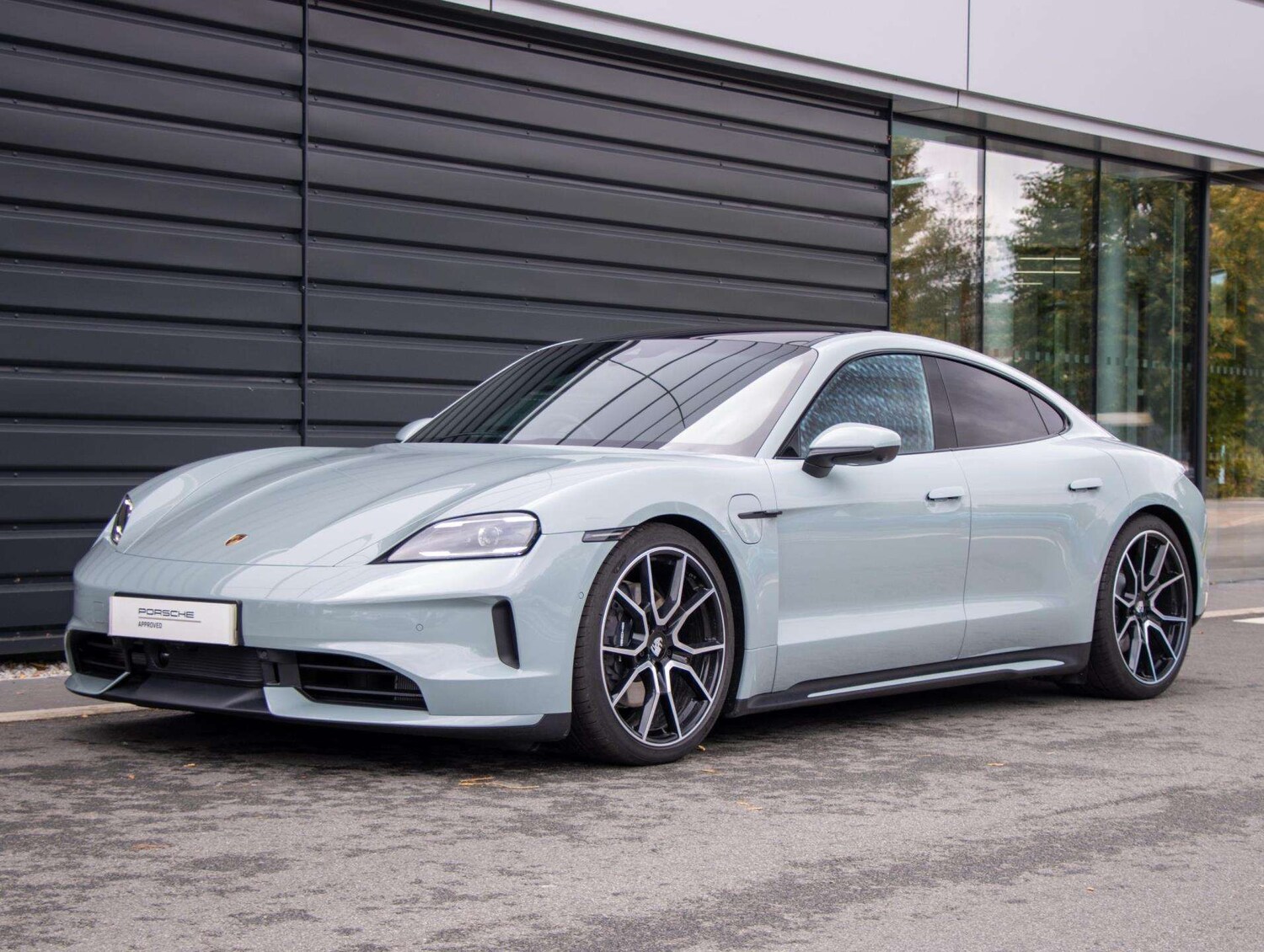 Used Porsche Taycan 2025 for sale - 76286308: Photo 17