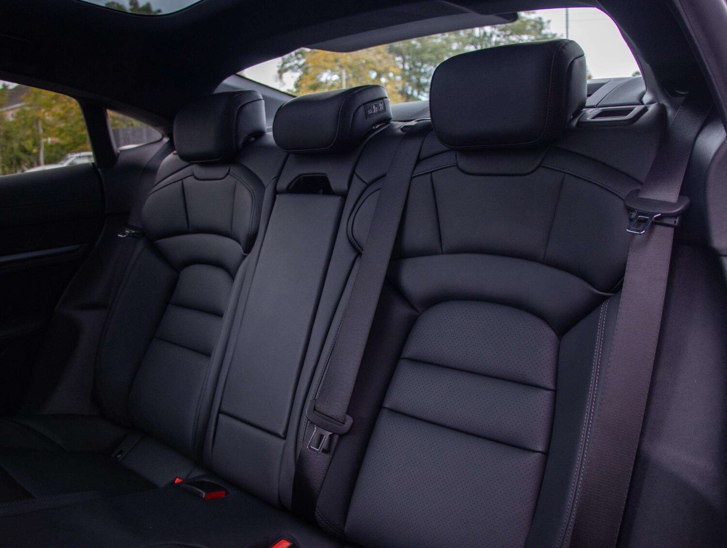 Used Porsche Taycan 2025 for sale - 76286308: Photo 29