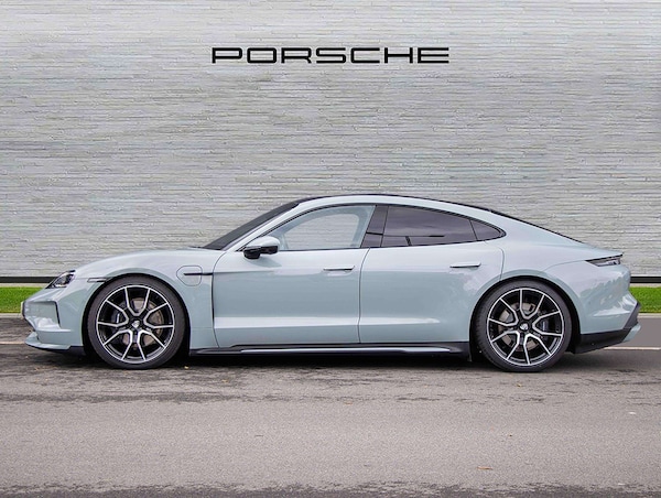Used Porsche Taycan 2025 for sale - 76286308: Photo 2