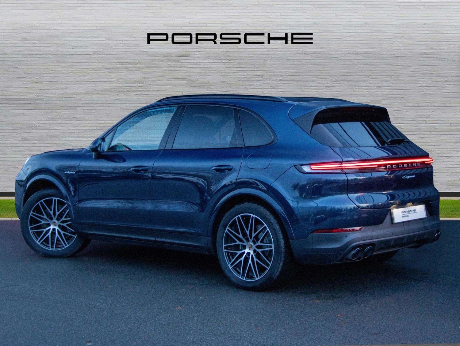 Used Porsche Cayenne 2025 for sale - 77123556: Photo 3