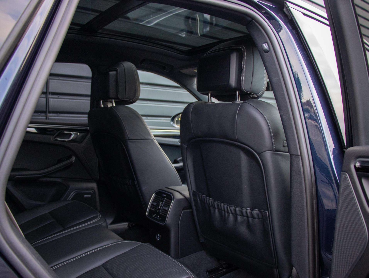 Used Porsche Macan 2021 for sale - 76553162: Photo 24