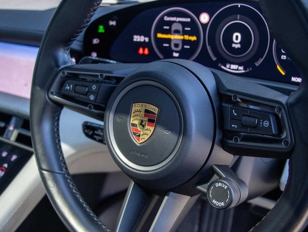 Used Porsche Taycan 2020 for sale - 75202196: Photo 13