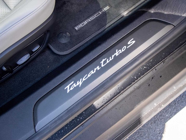 Used Porsche Taycan 2020 for sale - 75202196: Photo 16