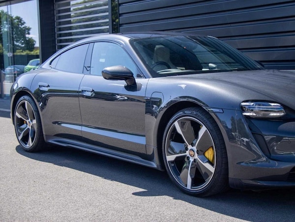 Used Porsche Taycan 2020 for sale - 75202196: Photo 18