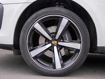 Used Porsche Macan 2021 for sale - 74960735: Photo