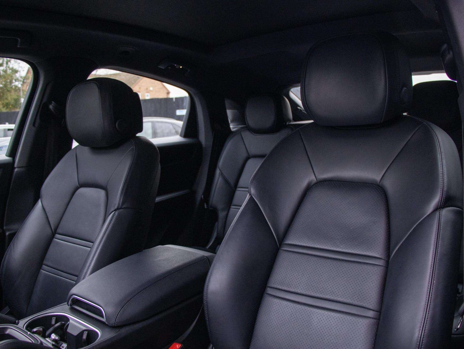 Used Porsche Cayenne 2021 for sale - 76827676: Photo 32