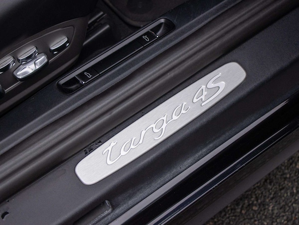 Used Porsche 911 2018 for sale - 76310717: Photo 18