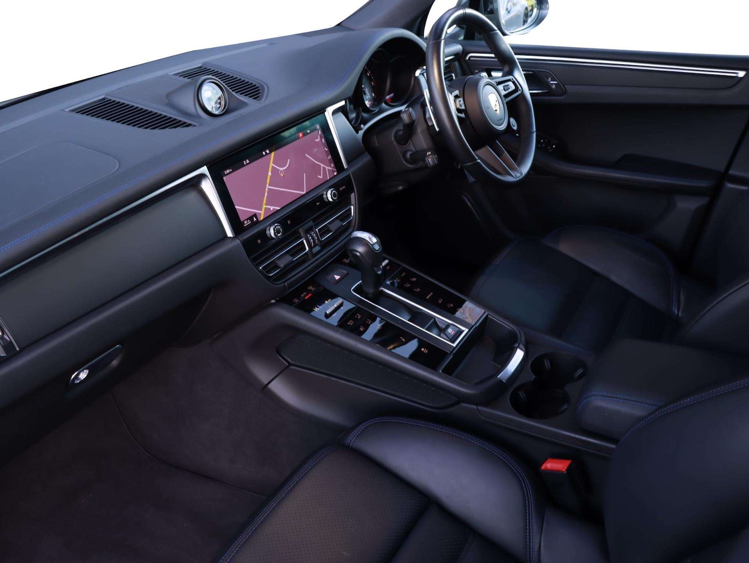 Used Porsche Macan 2023 for sale - 77178930: Photo 3