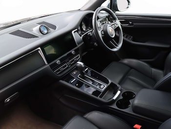 Used Porsche Macan 2025 for sale - 78881350: Photo