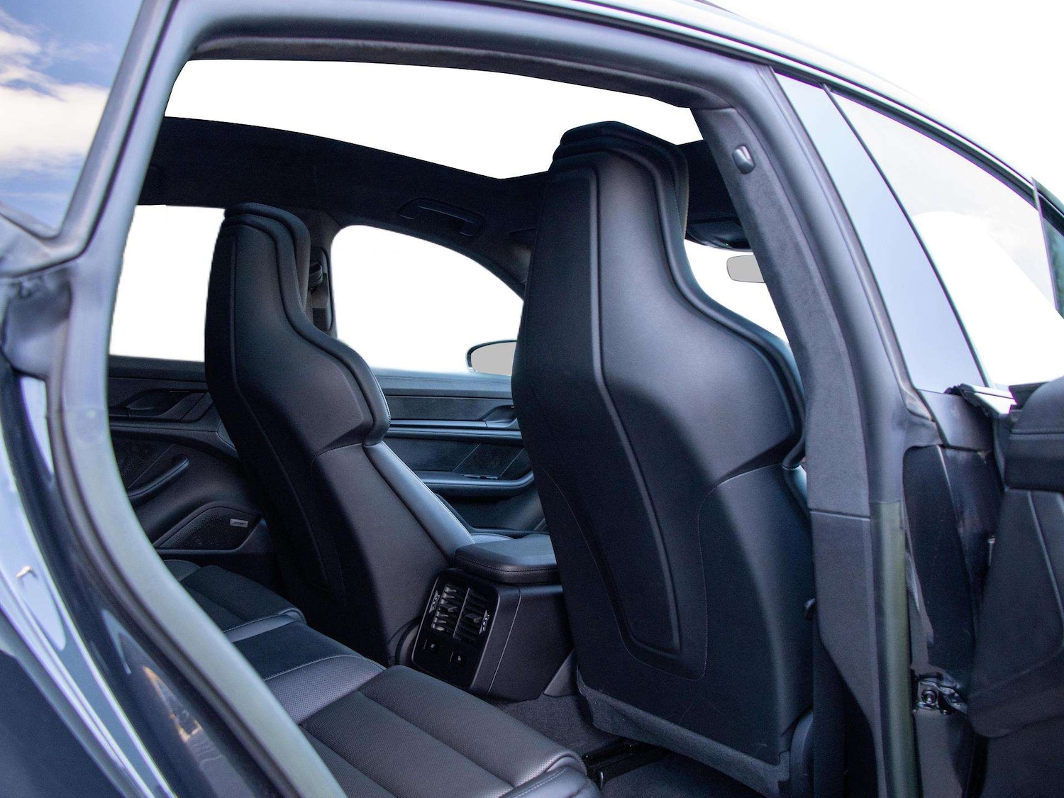 Used Porsche Taycan 2023 for sale - 77842494: Photo 22