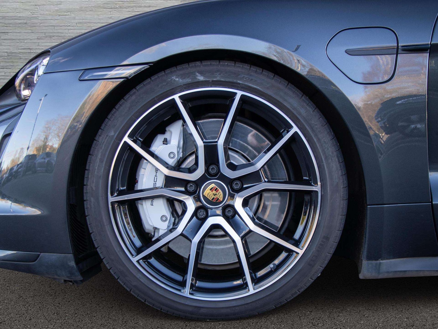 Used Porsche Taycan 2023 for sale - 77842494: Photo 4