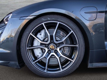 Used Porsche Taycan 2023 for sale - 77842494: Photo