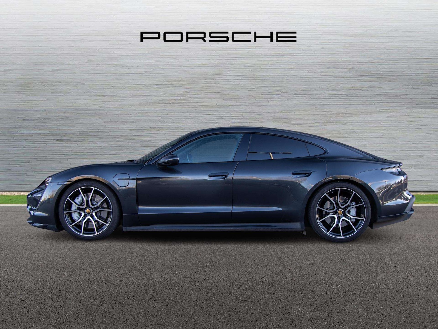 Used Porsche Taycan 2023 for sale - 77842494: Photo 5