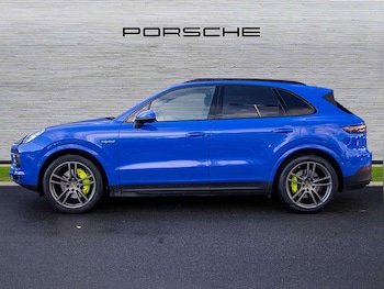 Used Porsche Cayenne 2022 for sale - 76100590: Photo