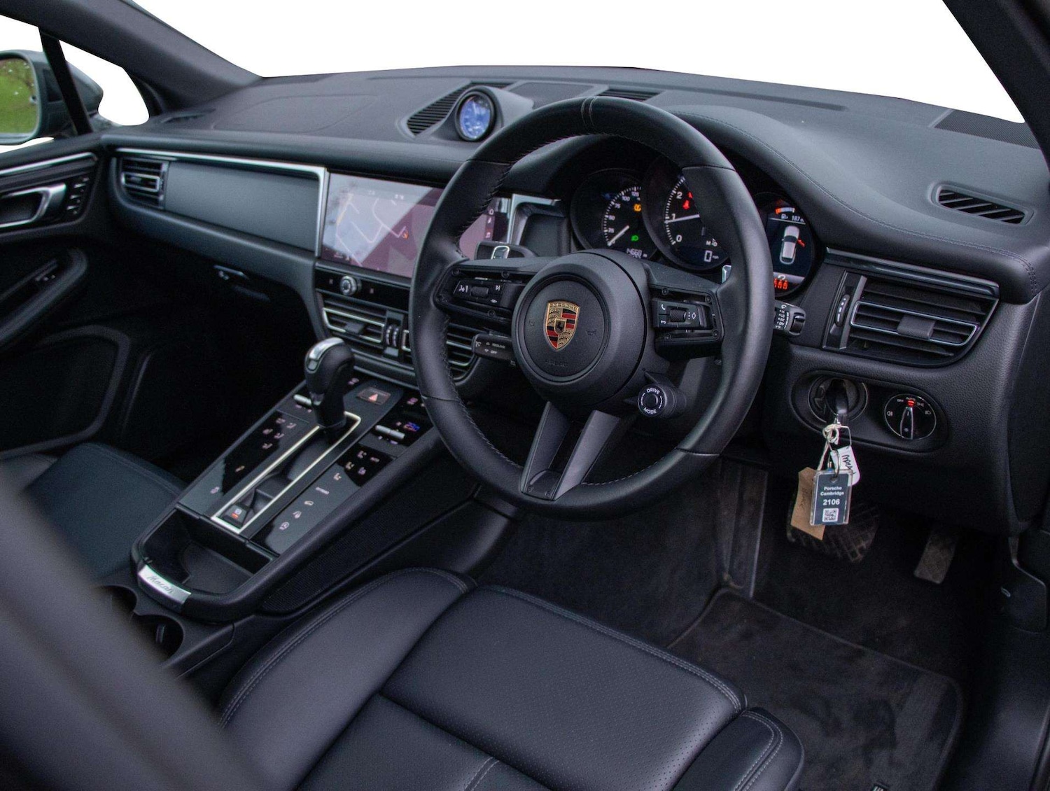 Used Porsche Macan 2023 for sale - 76875773: Photo 3