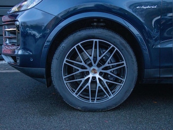 Used Porsche Cayenne 2025 for sale - 78188154: Photo