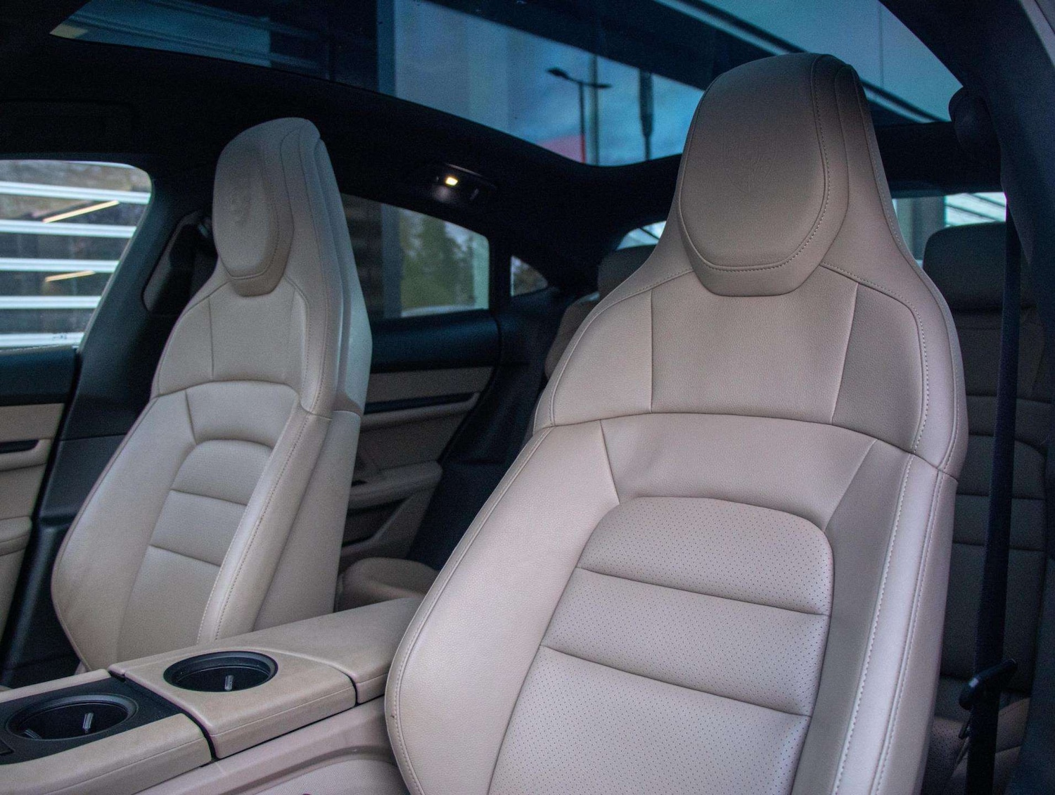 Used Porsche Taycan 2022 for sale - 76661910: Photo 31