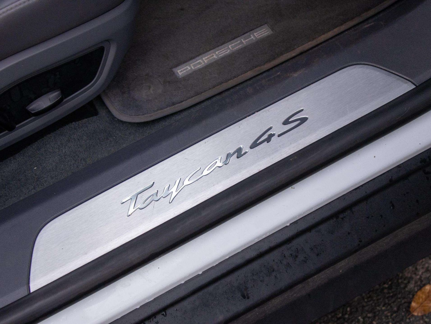 Used Porsche Taycan 2020 for sale - 76553262: Photo 15