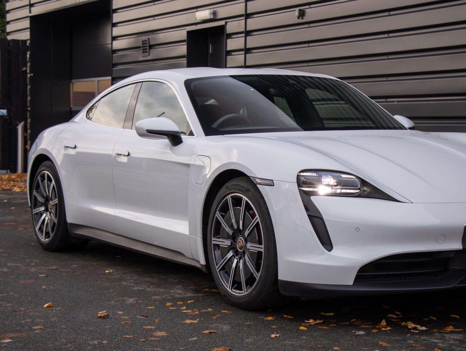 Used Porsche Taycan 2020 for sale - 76553262: Photo 17