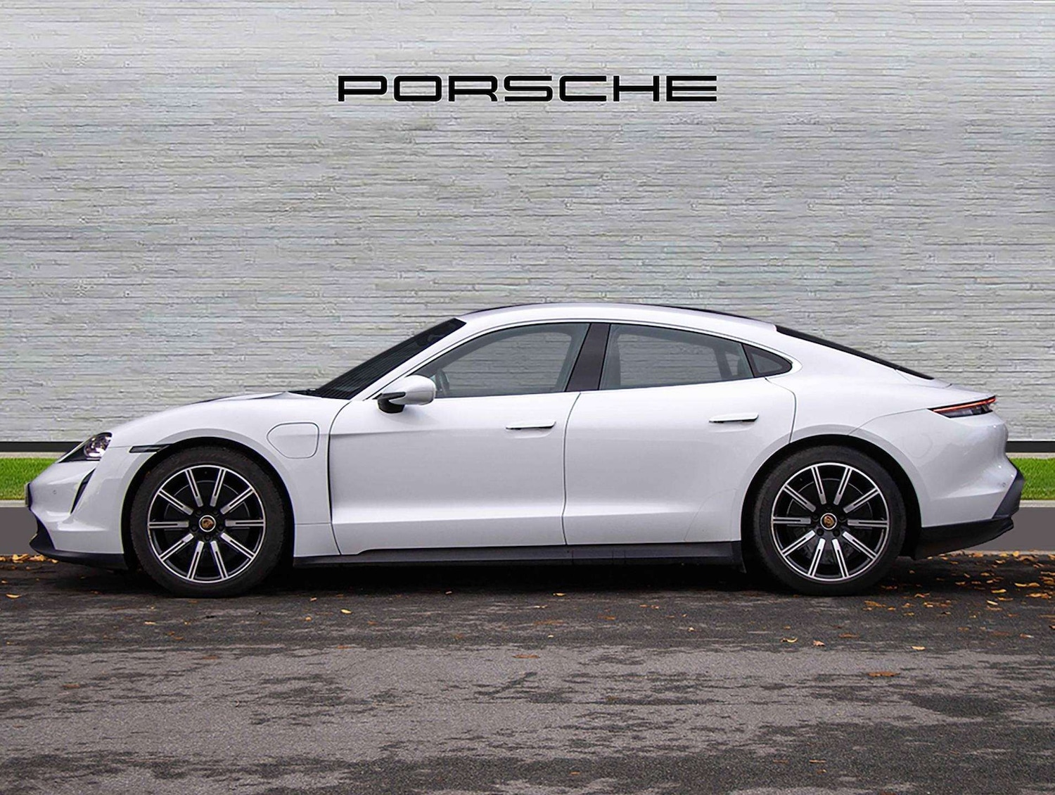 Used Porsche Taycan 2020 for sale - 76553262: Photo 2