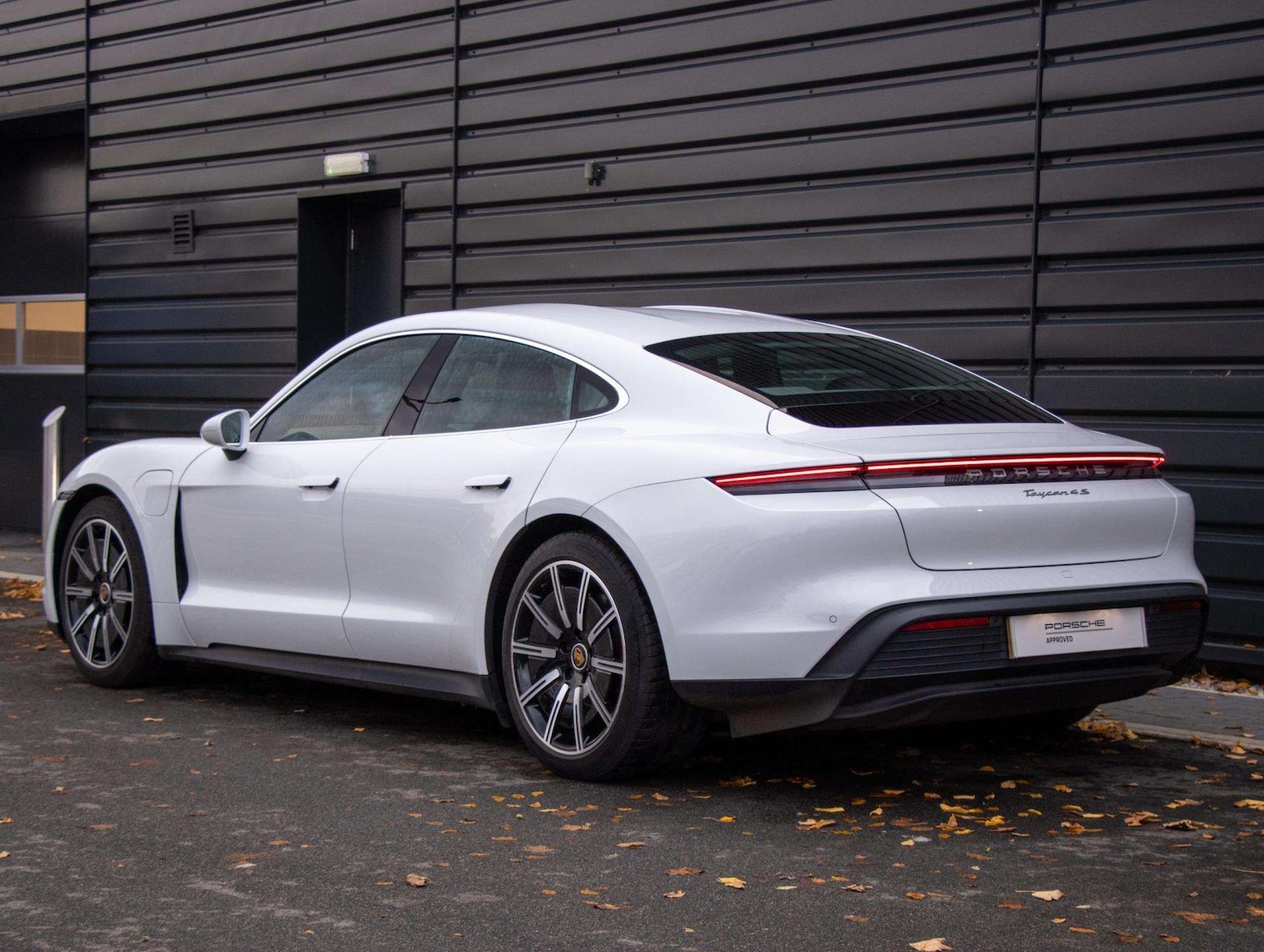 Used Porsche Taycan 2020 for sale - 76553262: Photo 20