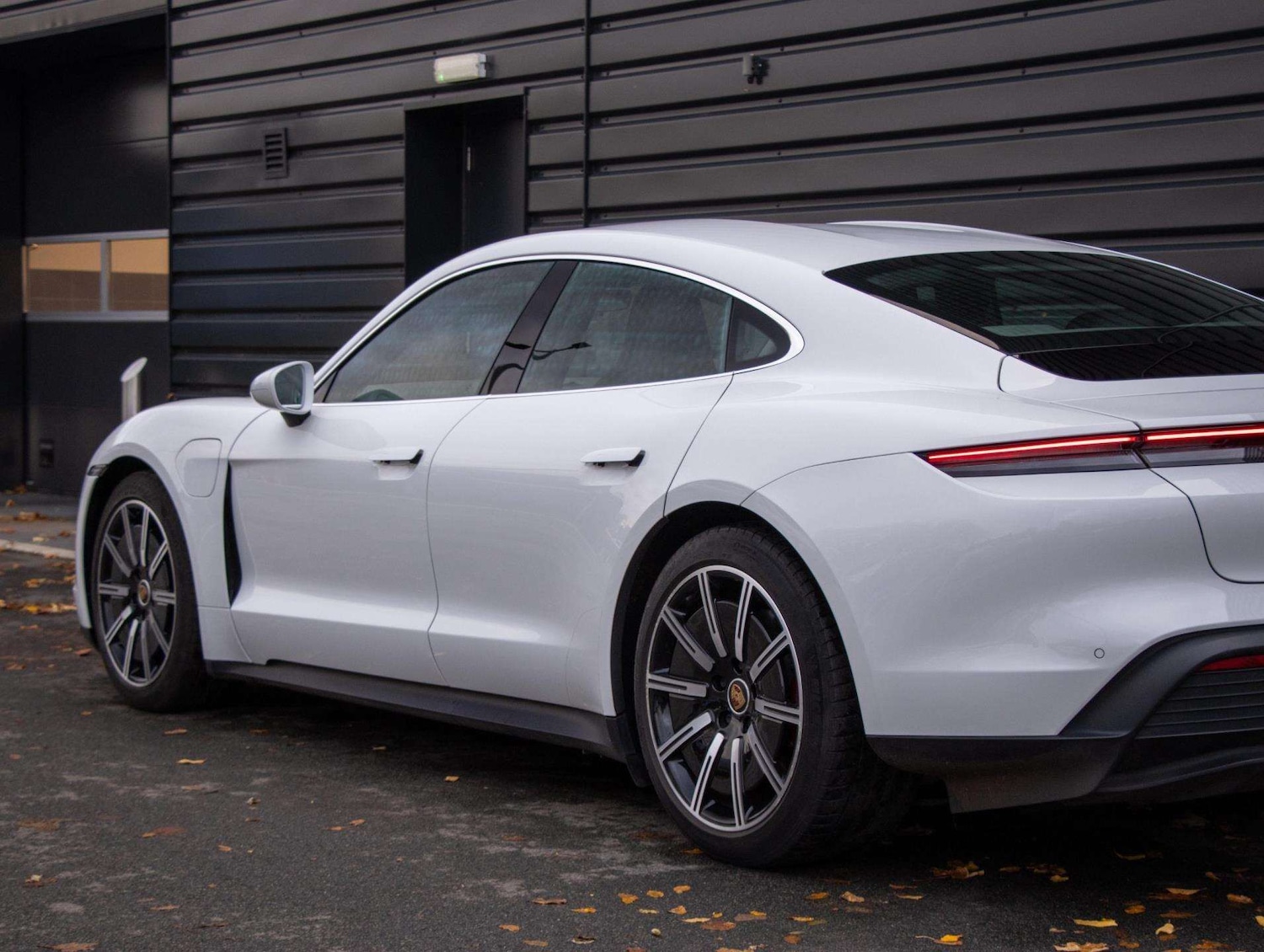 Used Porsche Taycan 2020 for sale - 76553262: Photo 21