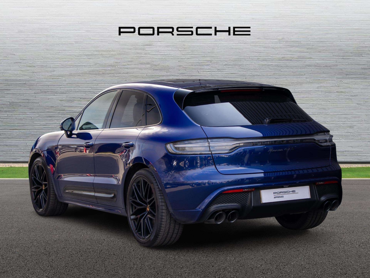 Used Porsche Macan 2024 for sale - 77811098: Photo 2