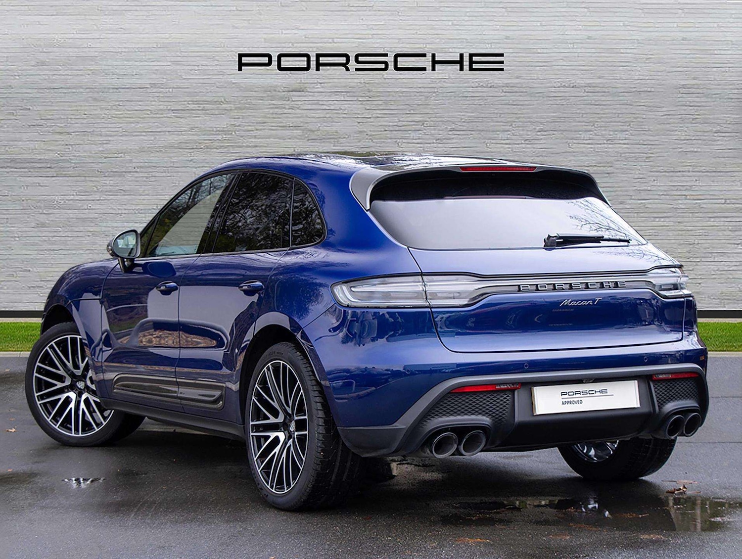 Used Porsche Macan 2023 for sale - 76827733: Photo 2