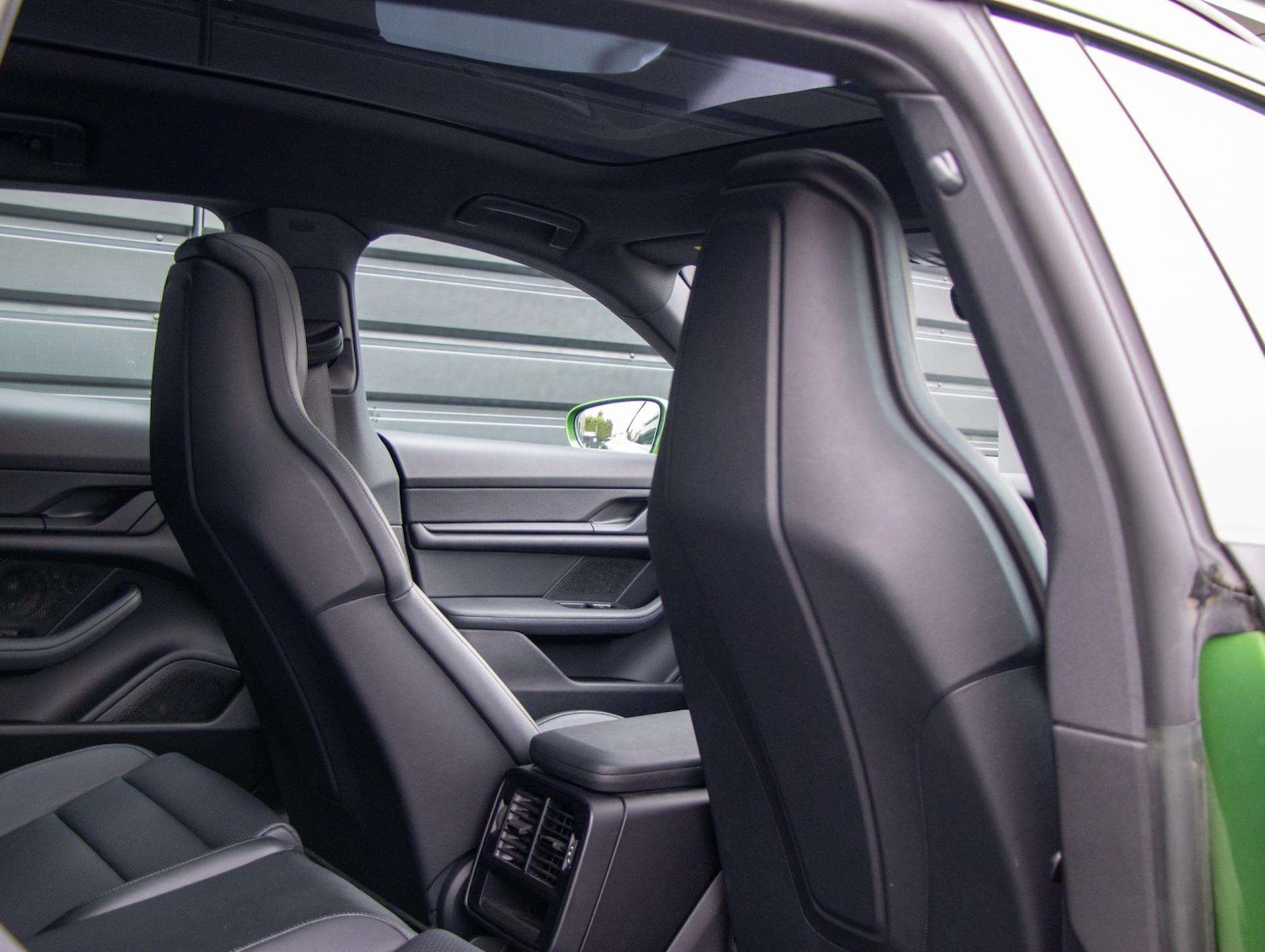 Used Porsche Taycan 2022 for sale - 77628310: Photo 23