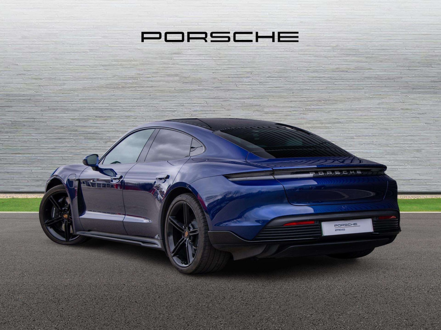 Used Porsche Taycan 2020 for sale - 77756499: Photo 2