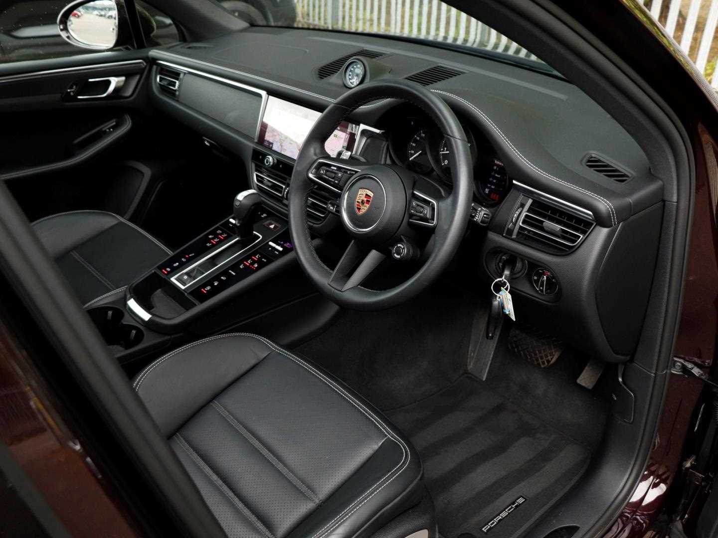Used Porsche Macan 2024 for sale - 76339708: Photo 10