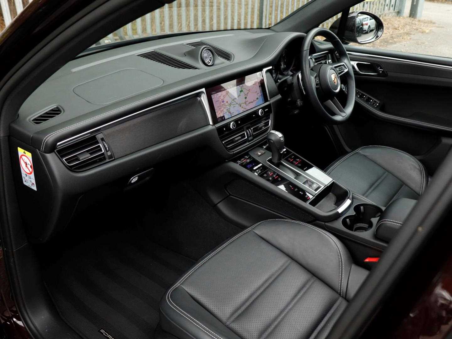 Used Porsche Macan 2024 for sale - 76339708: Photo 9