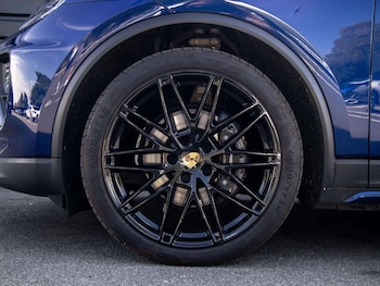 Used Porsche Macan 2024 for sale - 79215091: Photo