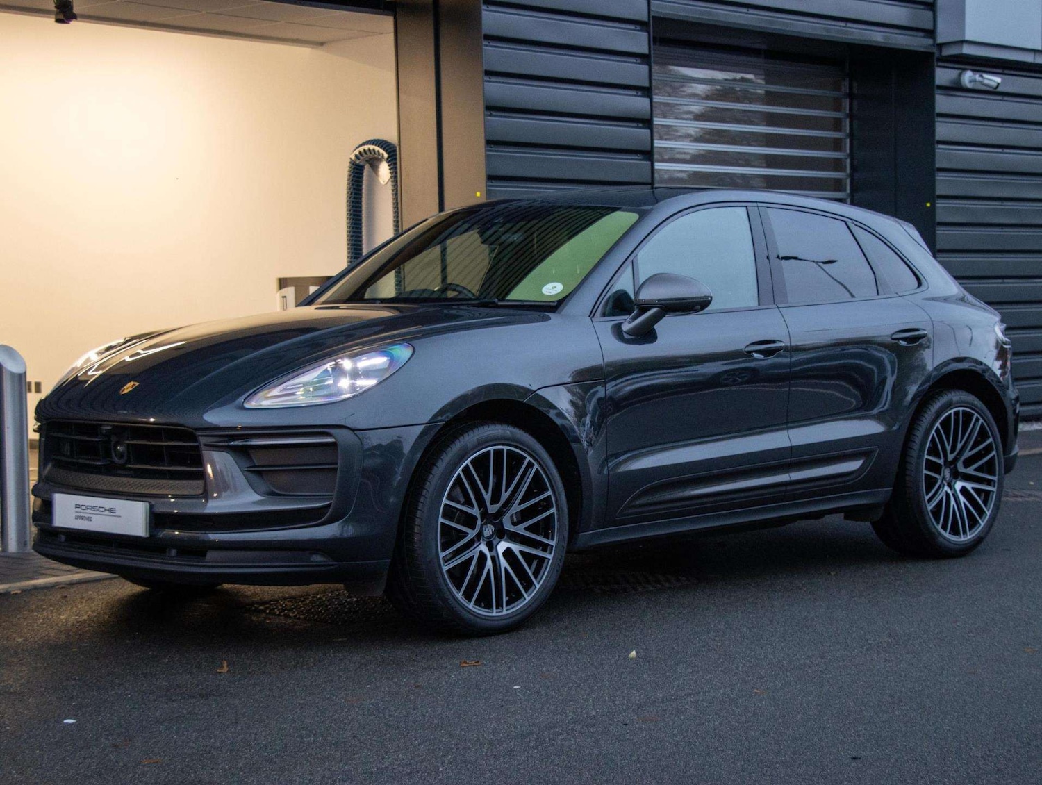 Used Porsche Macan 2023 for sale - 76827686: Photo 16