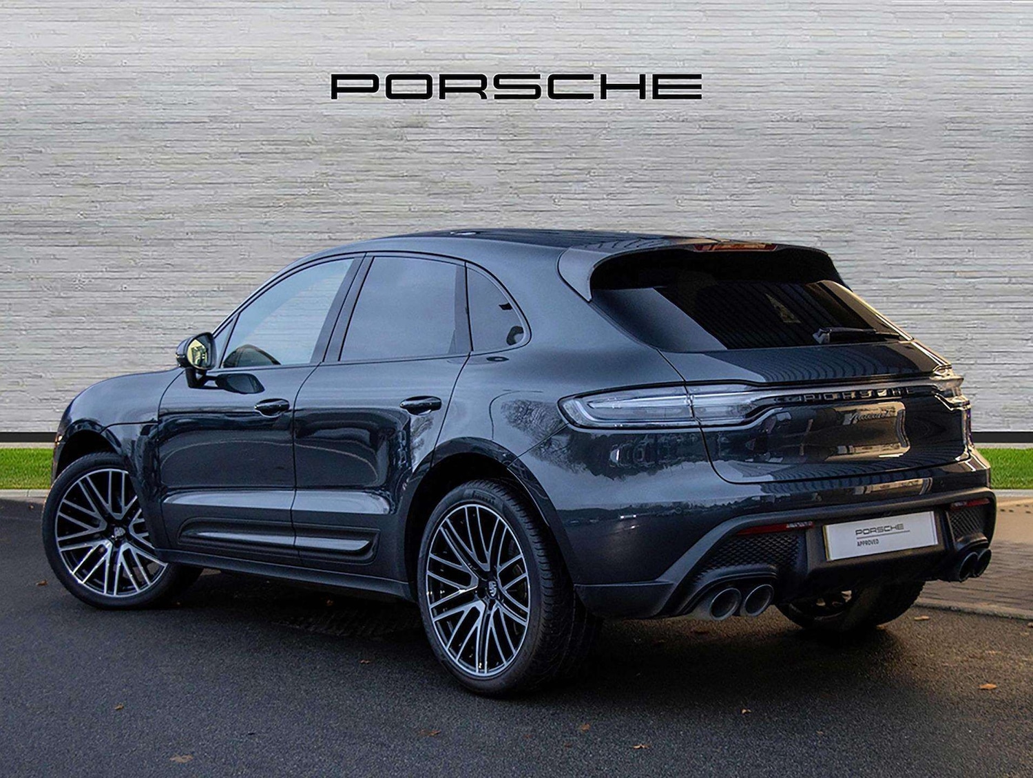 Used Porsche Macan 2023 for sale - 76827686: Photo 3