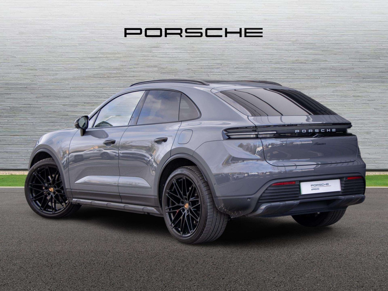 Used Porsche Macan for sale - 77661228: Photo 3