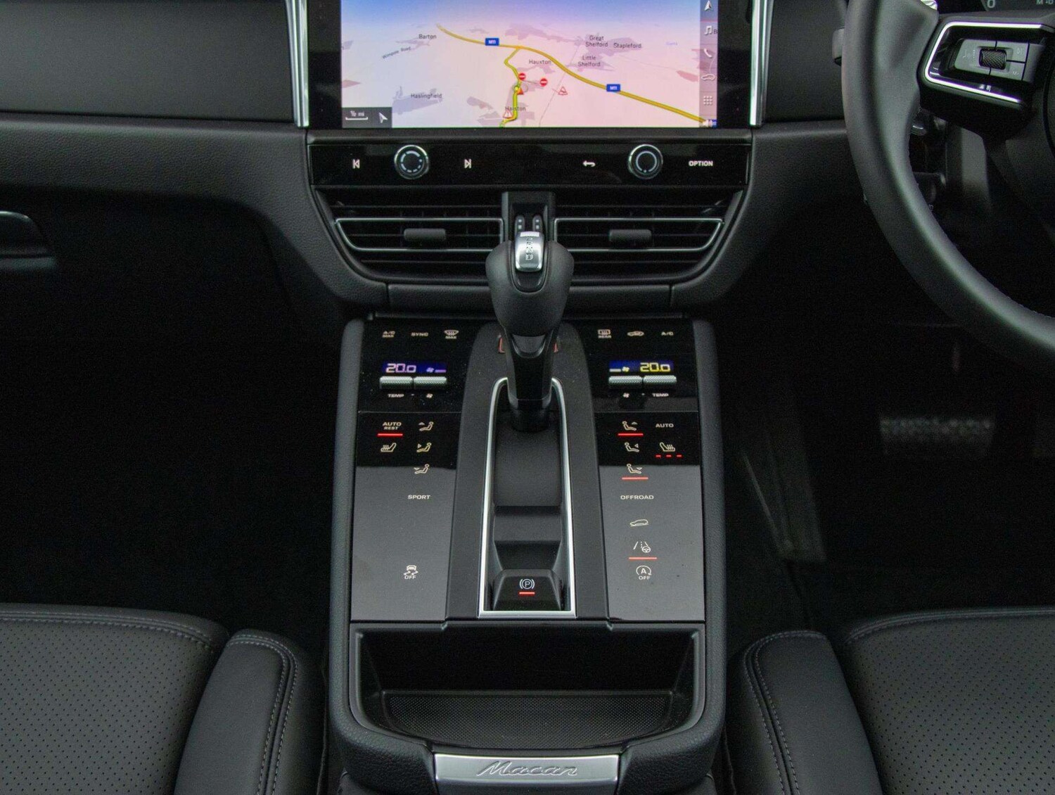 Used Porsche Macan 2025 for sale - 77648831: Photo 28