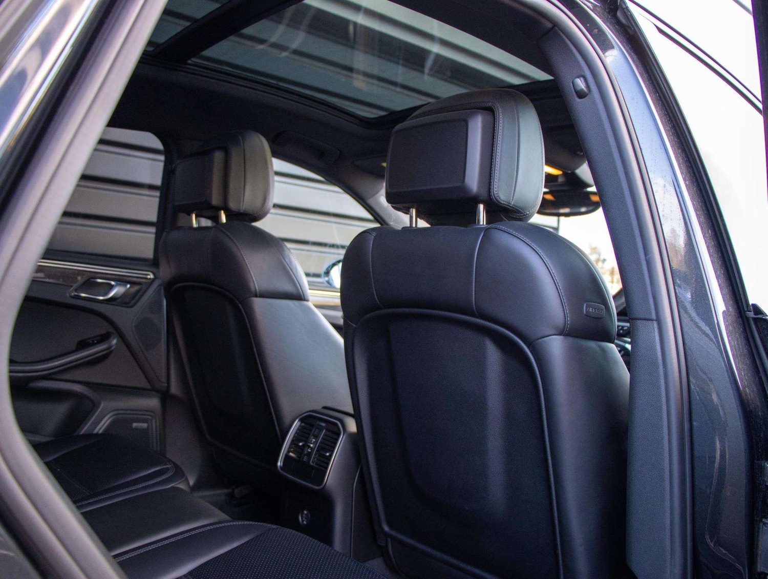 Used Porsche Macan 2017 for sale - 76624576: Photo 24