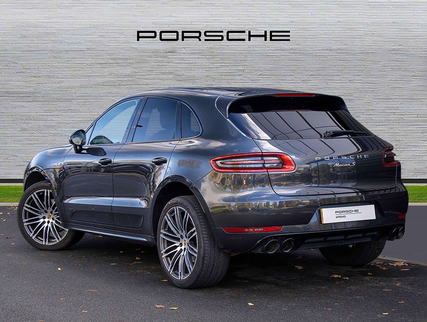 Used Porsche Macan 2017 for sale - 76624576: Photo 3